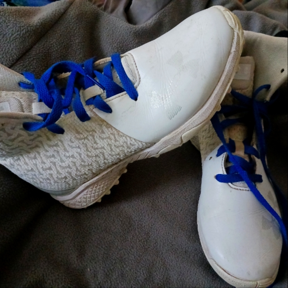 Under armor size 7 cleats
